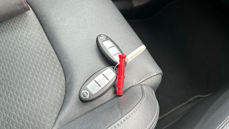 Nissan Qashqai 1.3 DiG-T Tekna 5dr Petrol Hatchback